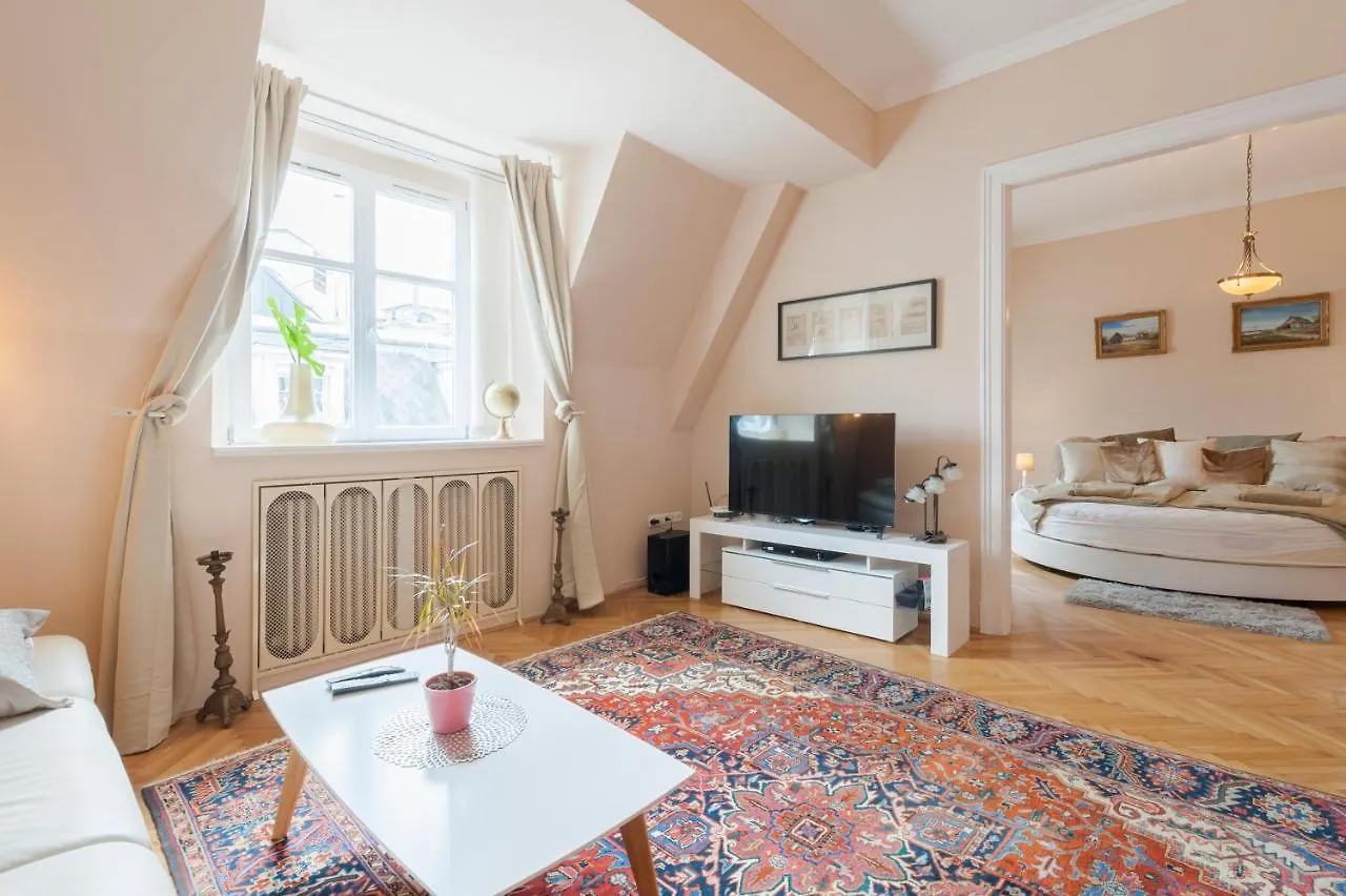 Opera & Basilica 2 Bedrooms With Balcony Budapest Hungary