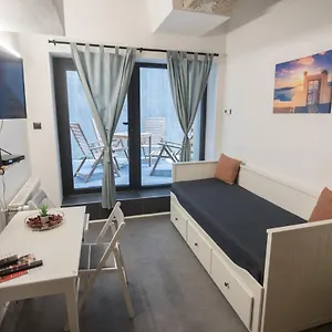  Апартаменты Peaceful Basement With Terrace & Free Gym