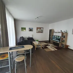 Park West - Free Parking Apartman