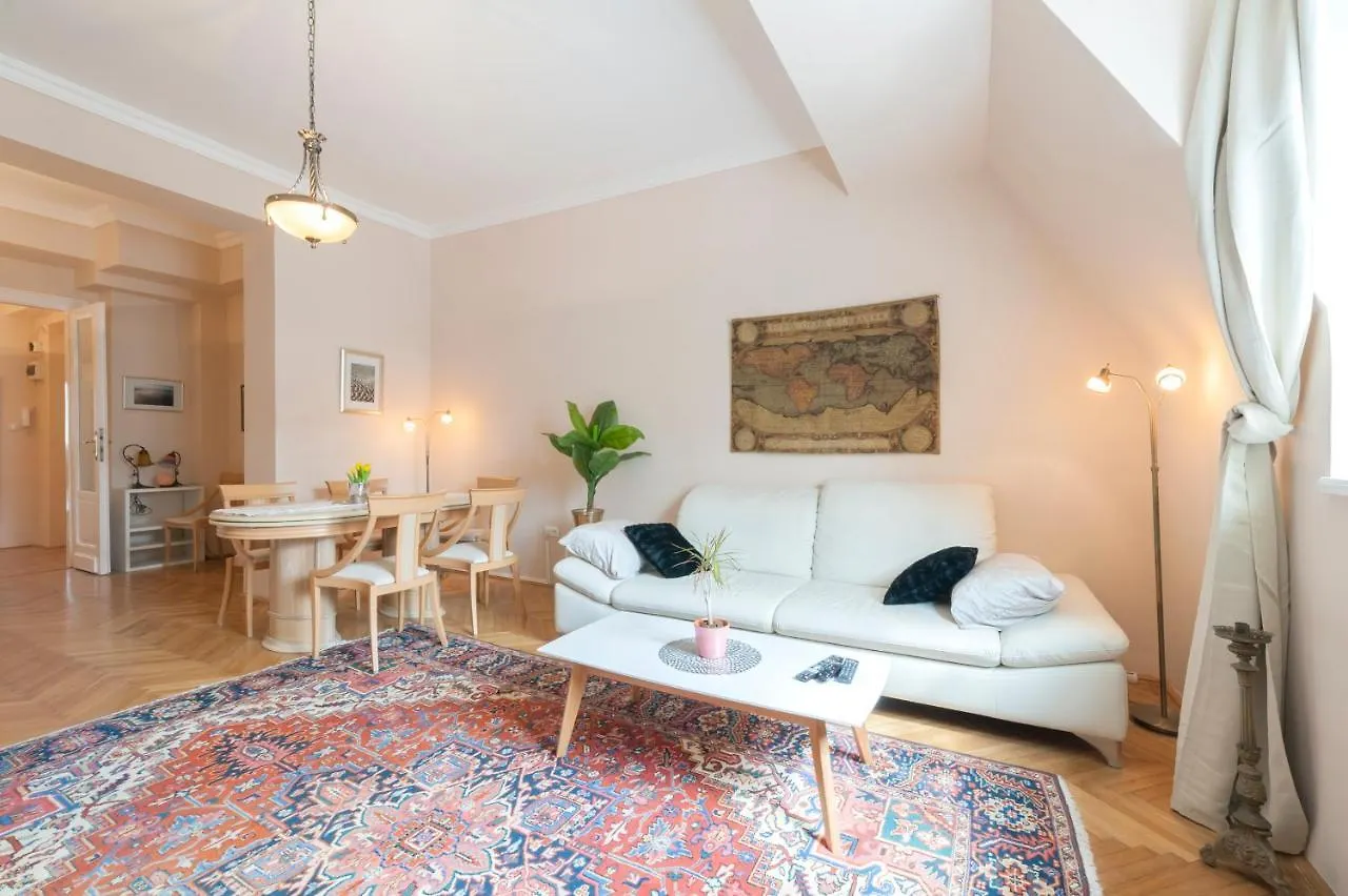 Apartment Opera & Basilica 2 Bedrooms With Balcony Budapest